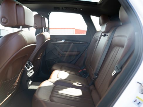 Used 2018 Audi Q5 2.0T Premium Plus w/ Premium Plus Package image 26