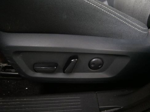 Used 2025 Nissan Rogue SV image 14