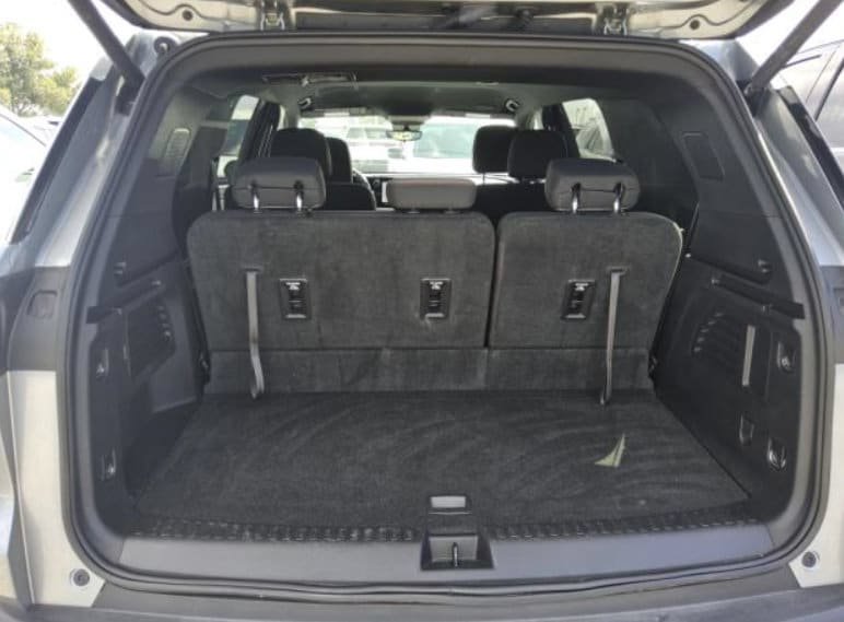 Used 2026 Chevrolet Traverse LT w/ Driver Confidence Package FWD image 2