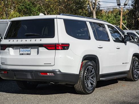 Used 2022 Jeep Wagoneer Series III image 3