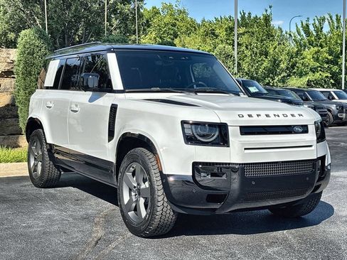 Used 2026 Land Rover Defender 110 X-Dynamic SE AWD/4WD image 7