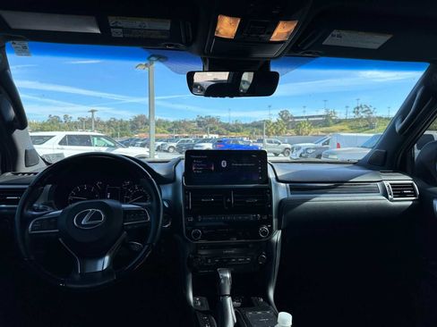 Used 2022 Lexus GX 460 Premium w/ Accessory Package image 15