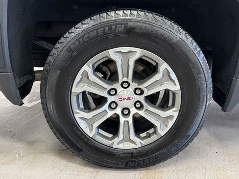 Used 2025 GMC Sierra 1500 SLT image 36