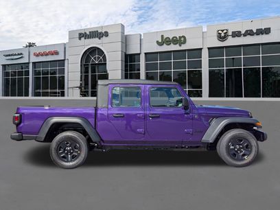 New 2026 Jeep Gladiator Sport