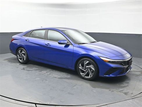 Used 2024 Hyundai Elantra SEL w/ Convenience Package image 7