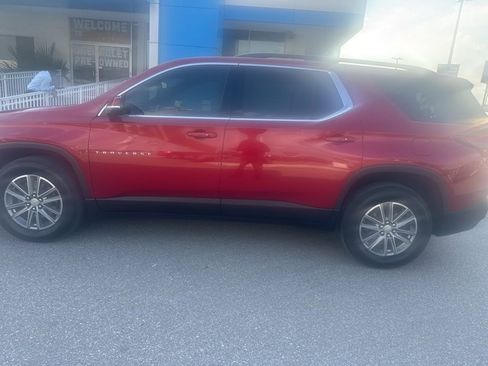 Used 2023 Chevrolet Traverse LT image 6