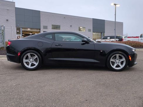 Used 2022 Chevrolet Camaro LT image 9