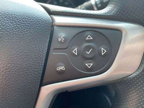 Used 2023 GMC Acadia SLE w/ Driver Convenience Package image 18