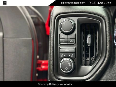 Used 2023 Chevrolet Silverado 1500 Custom image 33