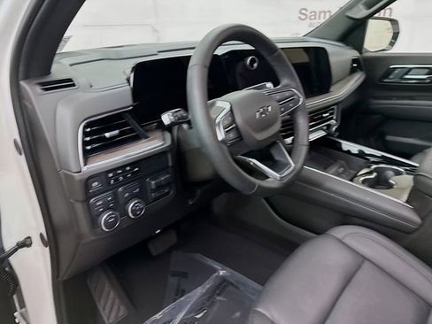 Used 2025 Chevrolet Tahoe Z71 w/ Comfort Package image 11