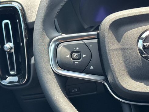 New 2025 Volvo EX40 Core w/ Climate Package image 8