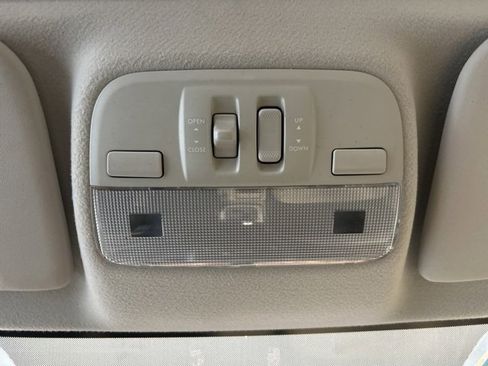 Used 2010 Subaru Impreza 2.5i Premium image 13