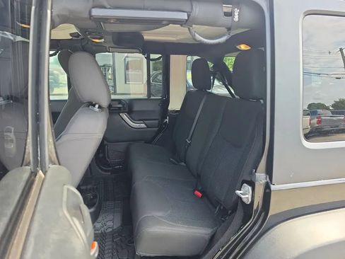 Used 2017 Jeep Wrangler Unlimited Sport AWD/4WD image 15