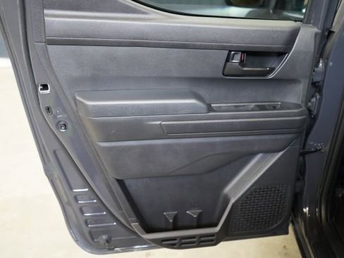 Used 2025 Toyota Tacoma SR5 AWD/4WD image 37
