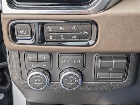 New 2026 GMC Yukon Denali Ultimate AWD/4WD image 22