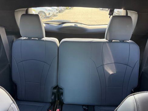 Used 2023 Buick Enclave Essence w/ Sport Touring Edition AWD/4WD image 27