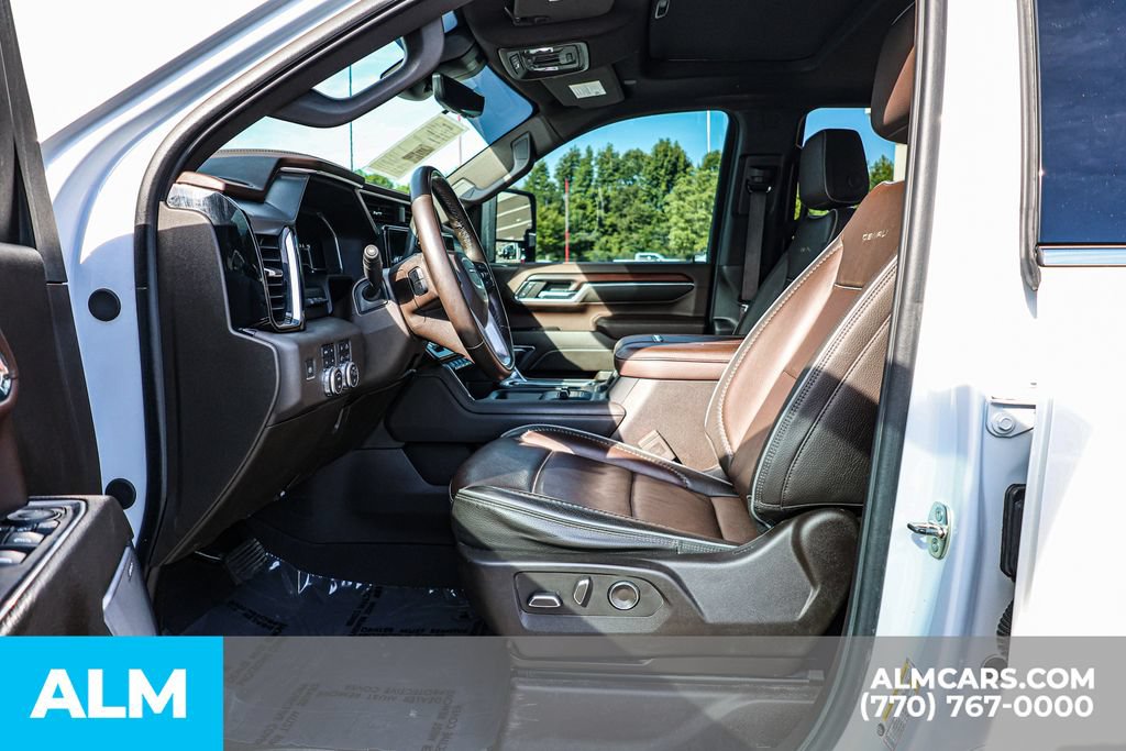 Used 2024 GMC Sierra 3500 Denali w/ Technology Package AWD/4WD image 17