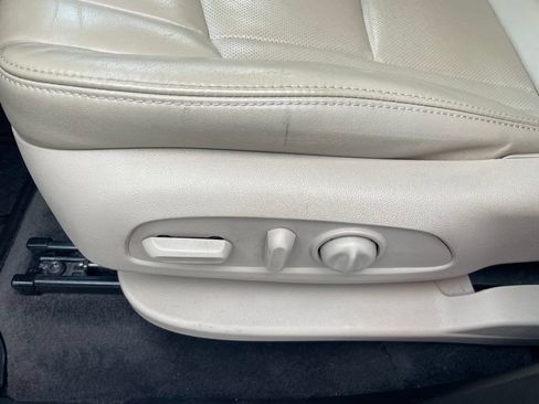 Used 2019 Buick Enclave Premium AWD/4WD image 14