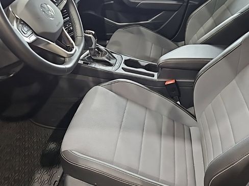 Used 2025 Volkswagen Jetta SE image 27