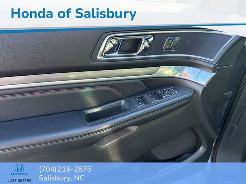 Used 2017 Ford Explorer Sport w/ Equipment Group 401A image 9