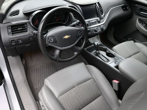 Used 2018 Chevrolet Impala LT FWD image 22