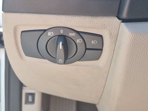 Used 2009 BMW 128i Convertible RWD image 18
