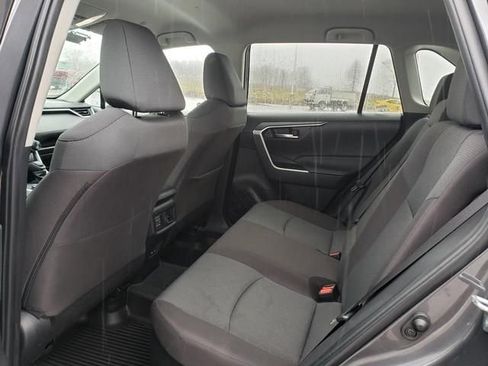 Used 2025 Toyota RAV4 XLE AWD/4WD image 12
