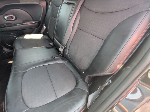 Used 2018 Kia Soul ! FWD image 17