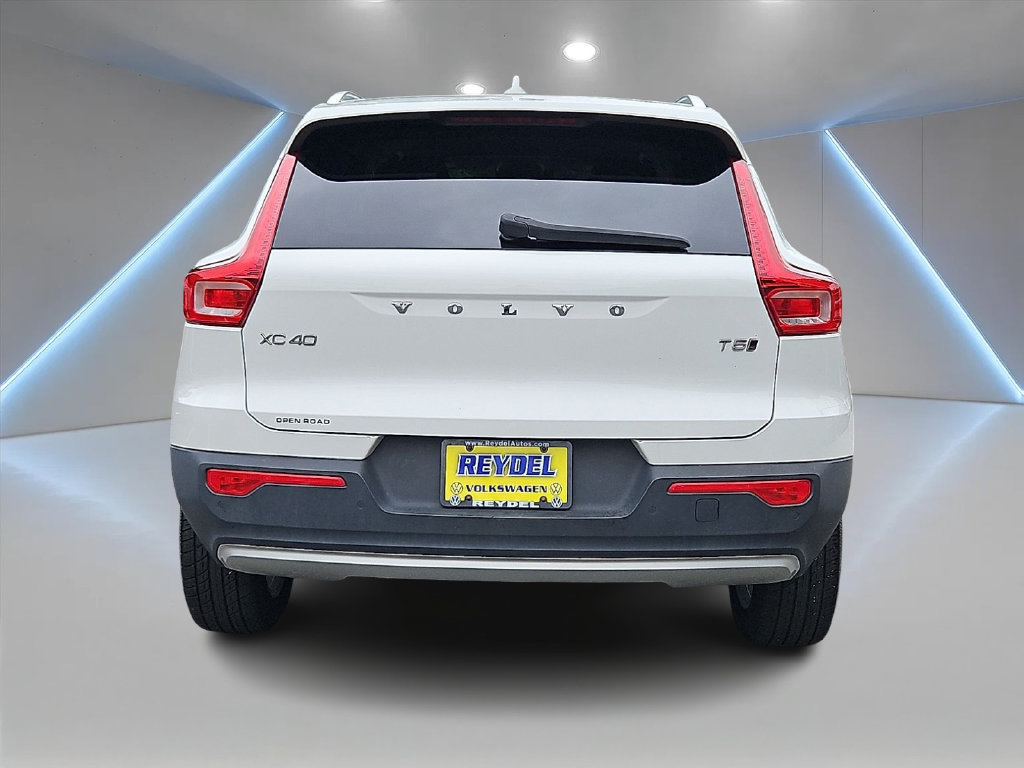 Used 2020 Volvo XC40 T5 Momentum AWD/4WD image 6