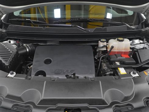Used 2018 Chevrolet Traverse LT w/ LPO, Floor Liner Package AWD/4WD image 29