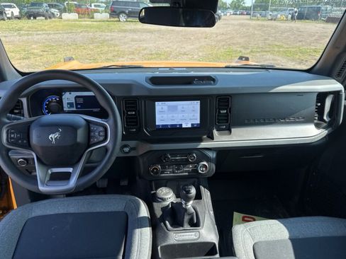 Used 2022 Ford Bronco 2-Door AWD/4WD image 5