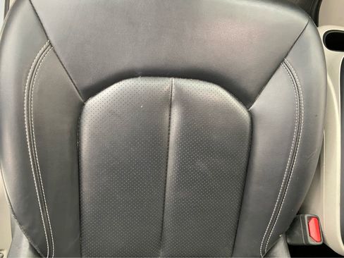 Used 2024 Chrysler Pacifica Touring-L FWD image 40