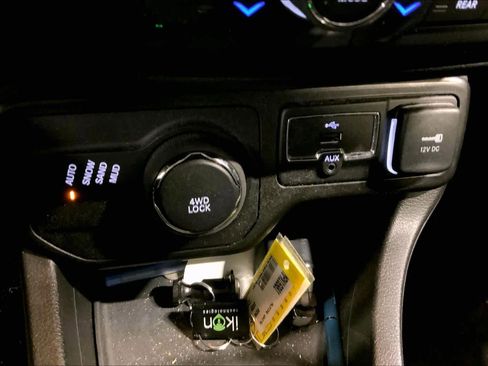 Used 2021 Jeep Renegade Latitude image 34