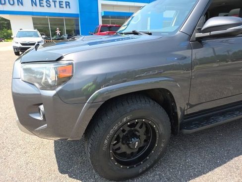 Used 2019 Toyota 4Runner TRD Off-Road AWD/4WD image 30