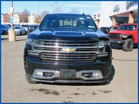 Used 2019 Chevrolet Silverado 1500 High Country w/ Technology Package image 3