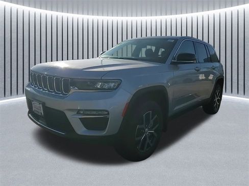 New 2025 Jeep Grand Cherokee Limited w/ MOPAR Finishing Package image 7