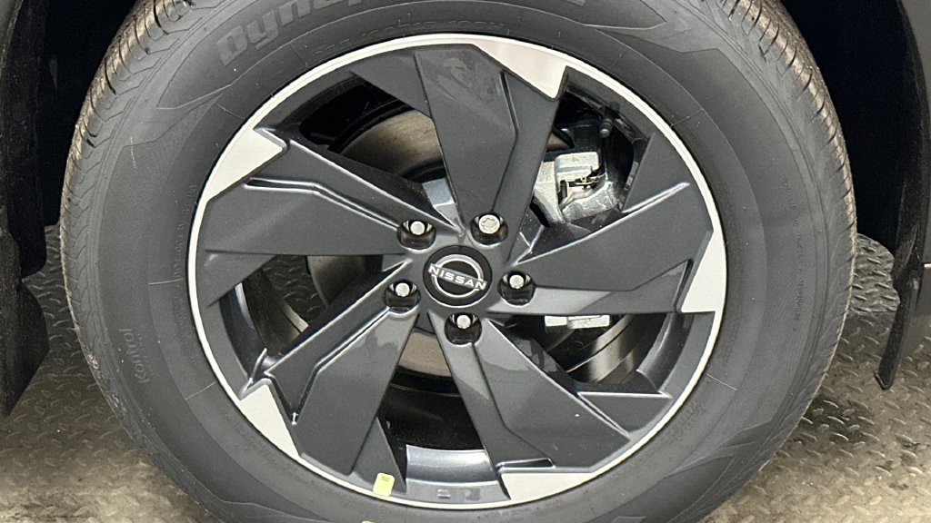 Certified 2024 Nissan Rogue SV w/ SV Premium Package AWD/4WD image 12