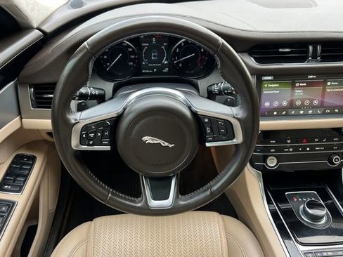 Used 2020 Jaguar XF Prestige image 16