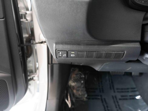 Used 2025 Toyota Corolla LE FWD image 11