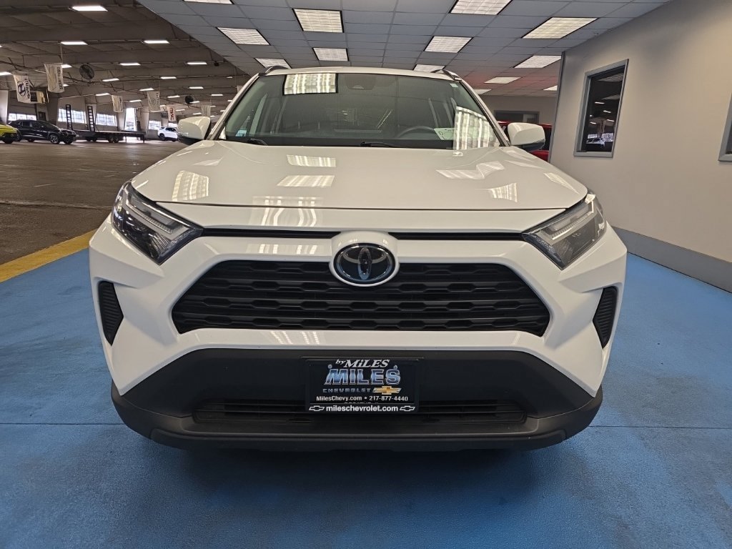Used 2024 Toyota RAV4 XLE FWD image 8
