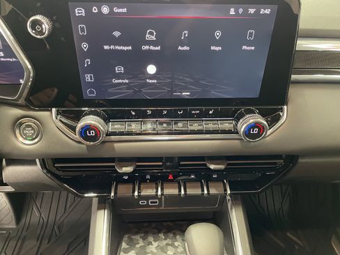 New 2026 GMC Canyon Elevation w/ Convenience Package image 16