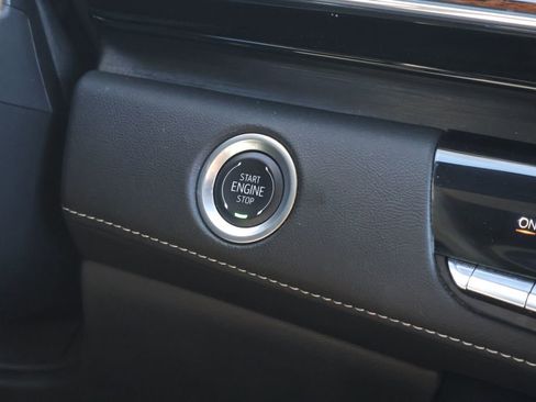 Used 2024 Cadillac Escalade ESV Luxury image 28