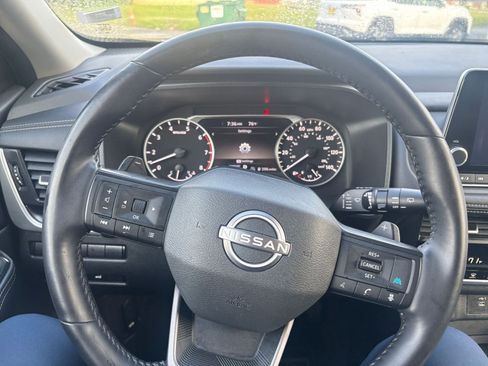 Used 2025 Nissan Rogue SV FWD image 35