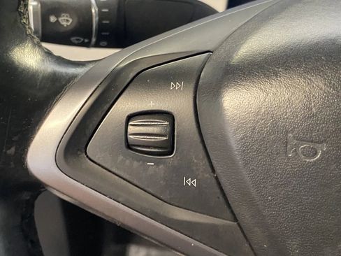 Used 2019 Tesla Model X image 19