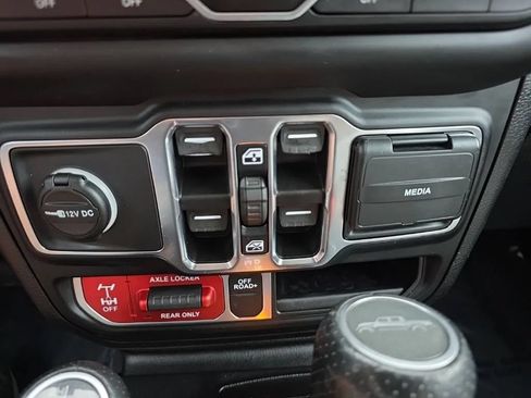 Used 2021 Jeep Gladiator Mojave AWD/4WD image 27