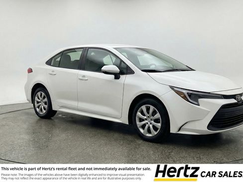 Used 2025 Toyota Corolla LE FWD image 1