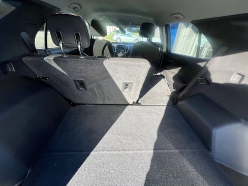 Used 2020 Chevrolet Equinox LT image 41