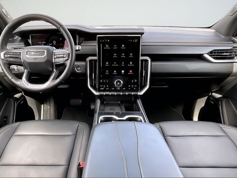 Used 2026 GMC Acadia Elevation w/ Elevation Premium Package FWD image 7