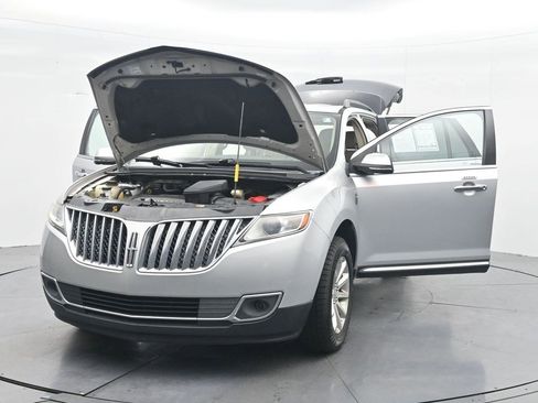 Used 2015 Lincoln MKX FWD w/ Equipment Group 101A image 37