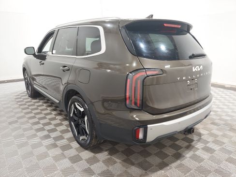Used 2023 Kia Telluride AWD image 2